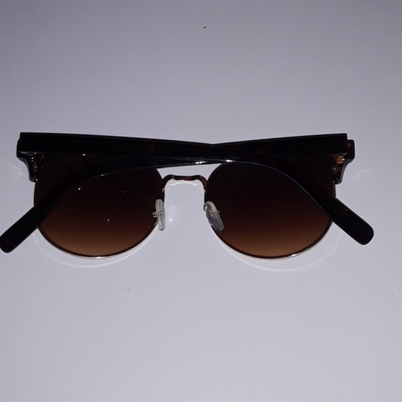 Brown tint lens shades with tortoise-shell accents - Picture 4 of 4